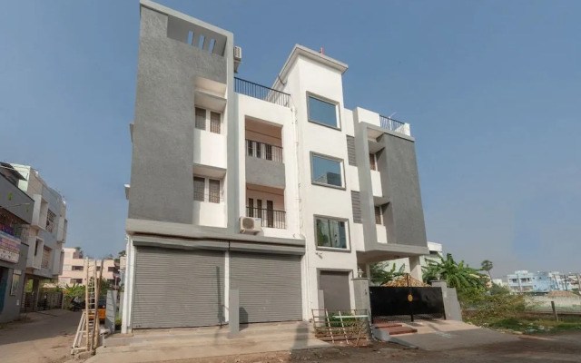 OYO 24641 Tulip Residence
