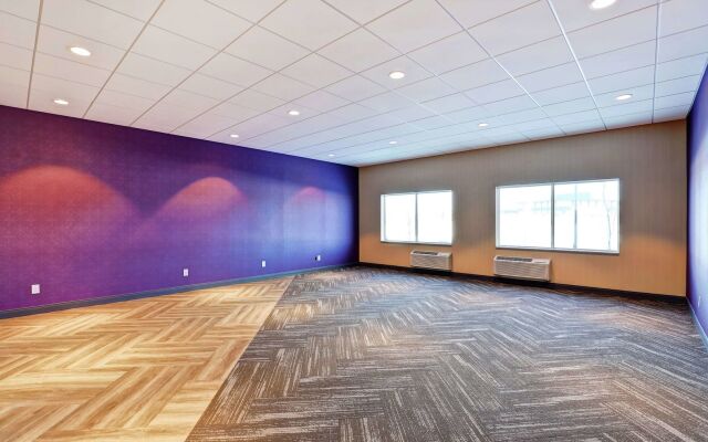 TRU BY Hilton Edmonton Windermere