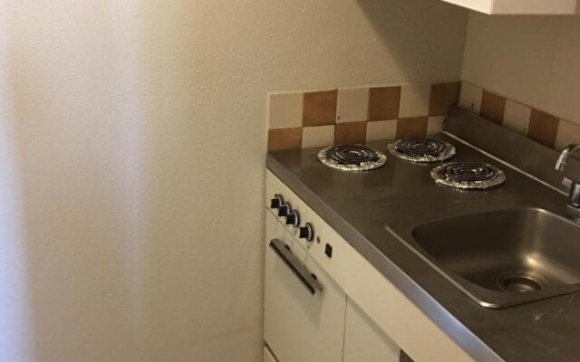 Red Deer Inn & Suites