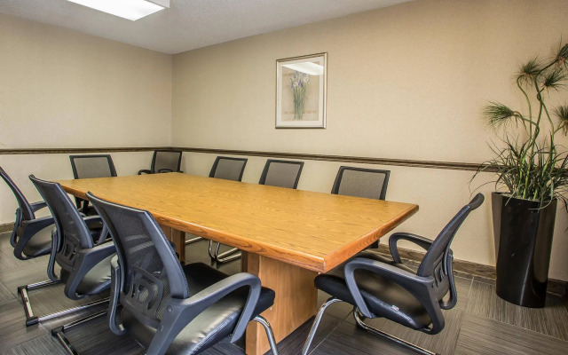 Quality Inn Elgin I-90