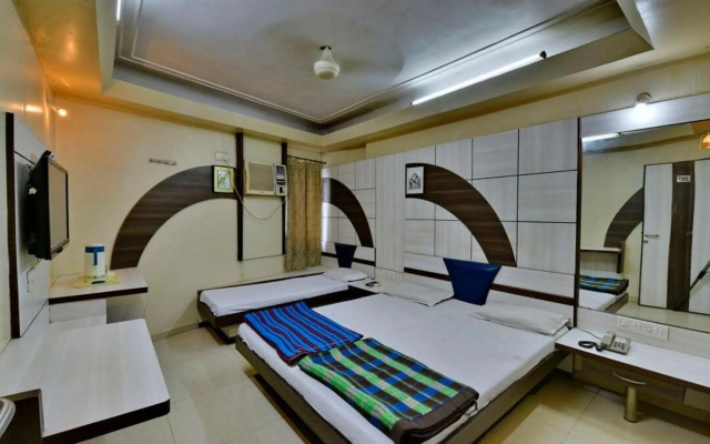 Goroomgo Neelam Indore