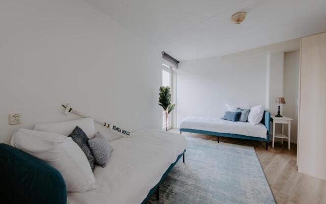 Stijlvol appartement op strand Makkum
