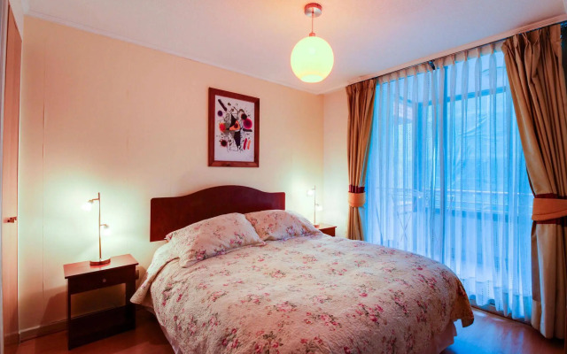 Urban Getaway Near the Sea