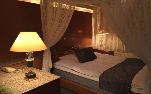 MC Hotel RUVWARE