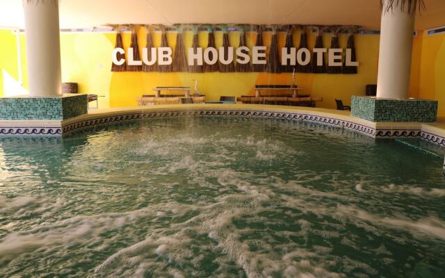 Club House Hotel