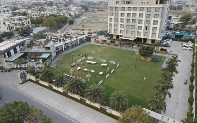 Love Kush Hotel