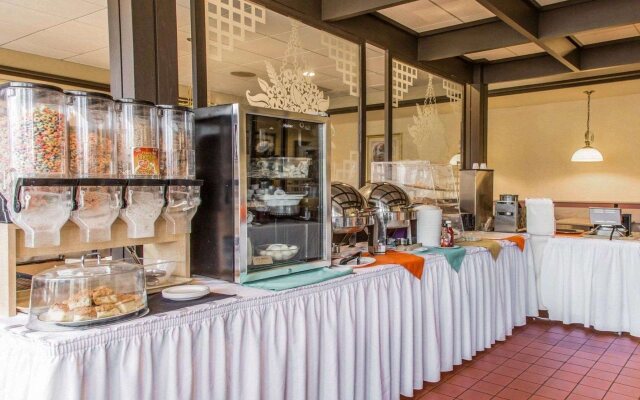 Rodeway Inn & Suites East Windsor