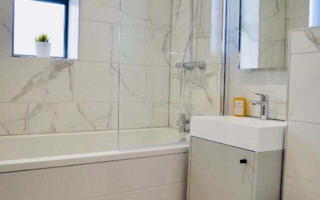 Beautiful Brand New Apartment near the BEACH
