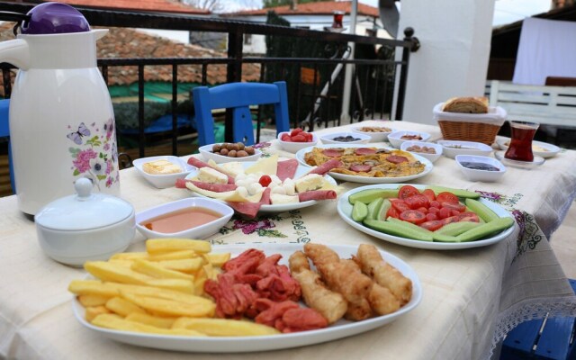 Otel Manolian