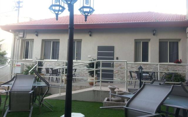 Loui Gardens