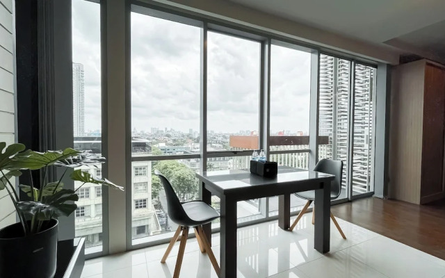 Spacious and Comfy Big Studio Apartment at Kemang Mansion