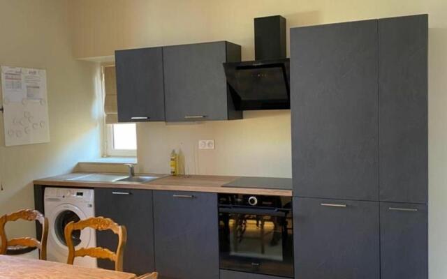 Gîte Ainay-le-Vieil, 3 pièces, 6 personnes - FR-1-586-7