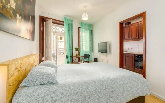 Renovated Feb22 Clerigos Cozy Balcony with self check in