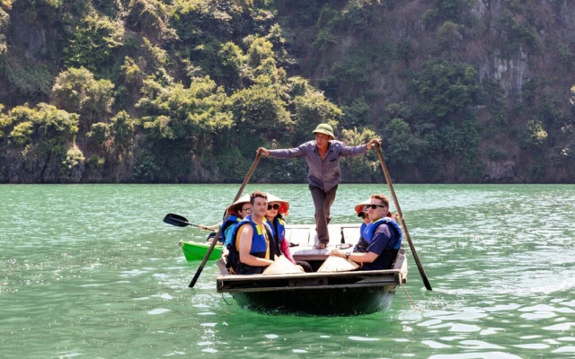 Indochine Cruise Lan Ha Bay