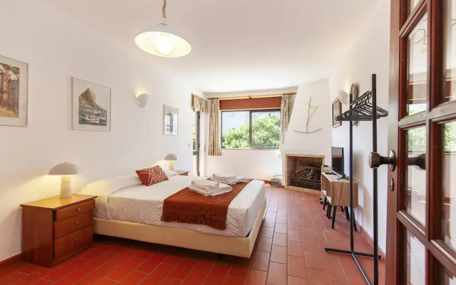 N 02 - Bedroom 2 in Amaro Sight Guesthouse