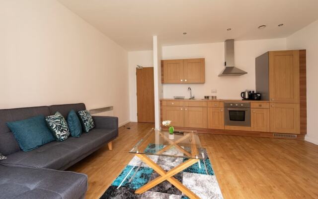 Homey Smart 1 Bed Close To City Centre And Arena