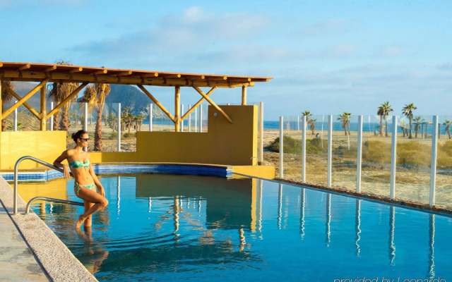 Guaycura Boutique Hotel Beach Club & Spa