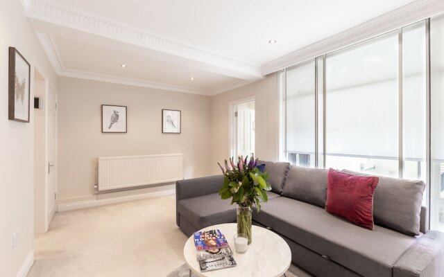 Elegant Double Bedroom In Belgravia