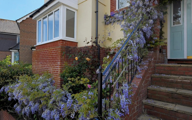 9 St Georges Hill
