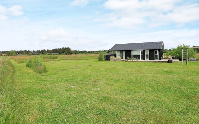 6 Person Holiday Home in Løkken