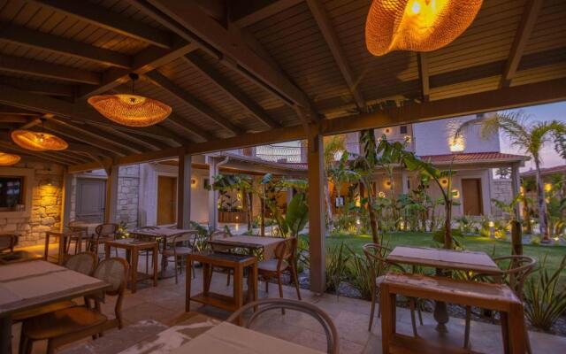 June Alaçatı (+15 Adult only)