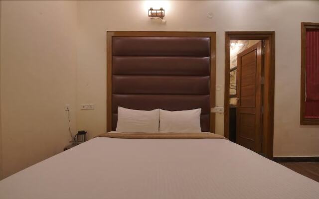 Dippy's Hotel