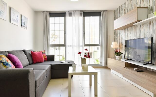 Modern and New Apartment in Arinaga Playa 1A