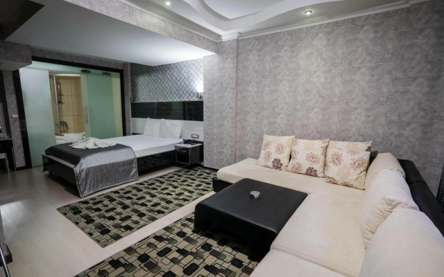 Halley Hotel