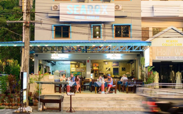Seabox Khaolak Hostel