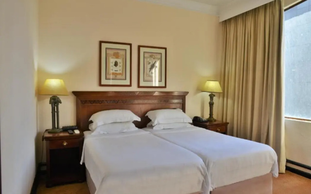 Capetonian Hotel