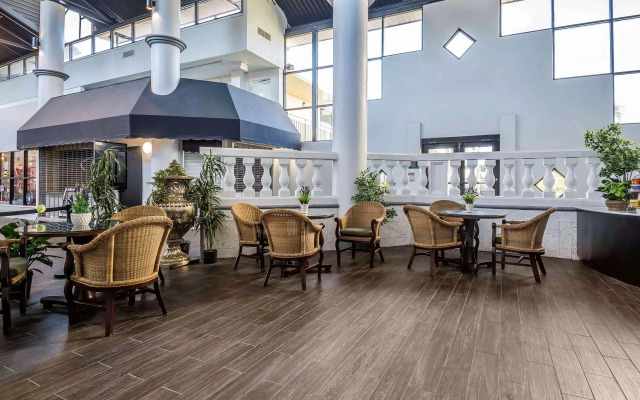 Clarion Hotel Orlando International Airport