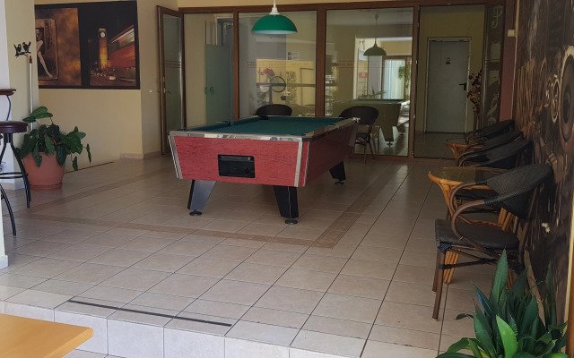 Alexandros Hotel
