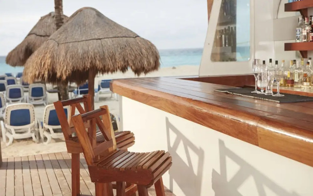 Infinity Luxury Travel at Seadust by YPJ