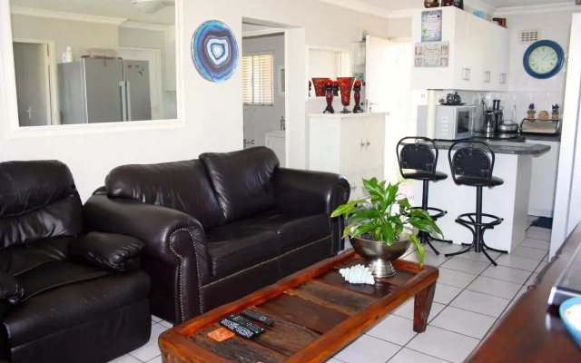 142 hermanus beach club