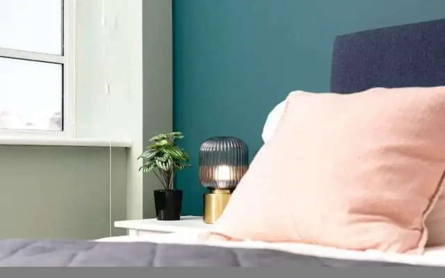 Modern Comfy 1min Walk Away From Royal Pavilion