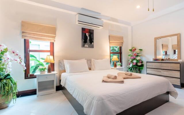 Naiyang Beach - 4 Bedroom Pool Villa
