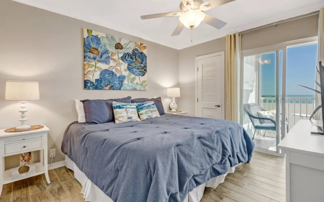 Castle Beach 402