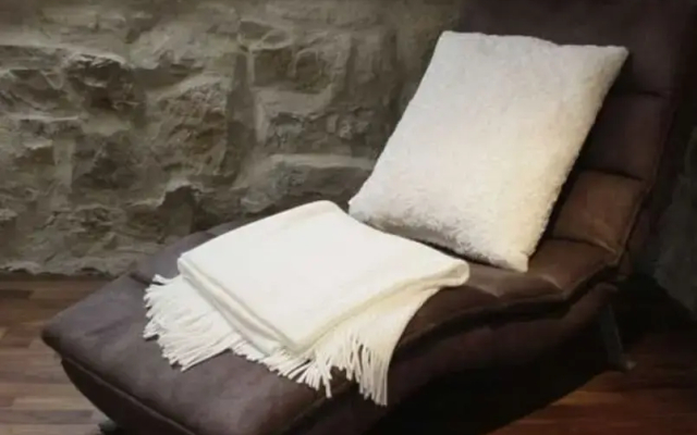 Tranquil Apartment Near Lake