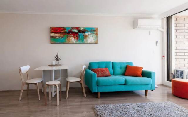 New Modern Apartment in Central Location