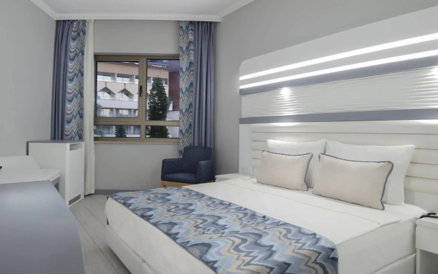 Blue Marlin Deluxe Spa & Resort - All Inclusive