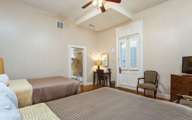 New Orleans Courtyard Hotel and Suites by the French Quarter