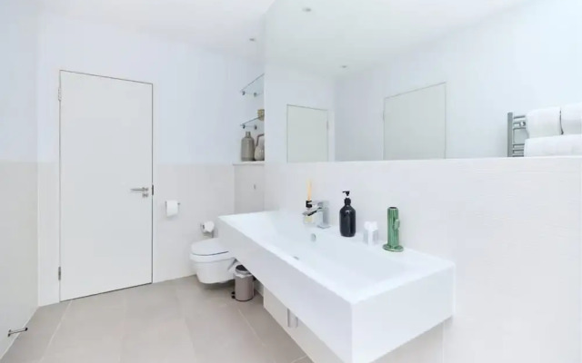 The Latimer Wonder - Stunning 5bdr House With Garden