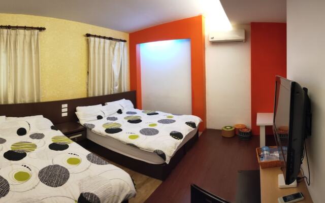 Come and Play Guesthouse