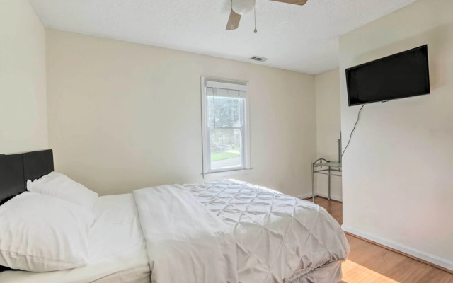 Pet-friendly House w/ Deck in Lawrenceville