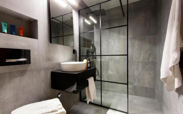 Shed HOTEL