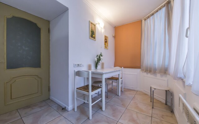 Stylish Apartment Close ot the Opera