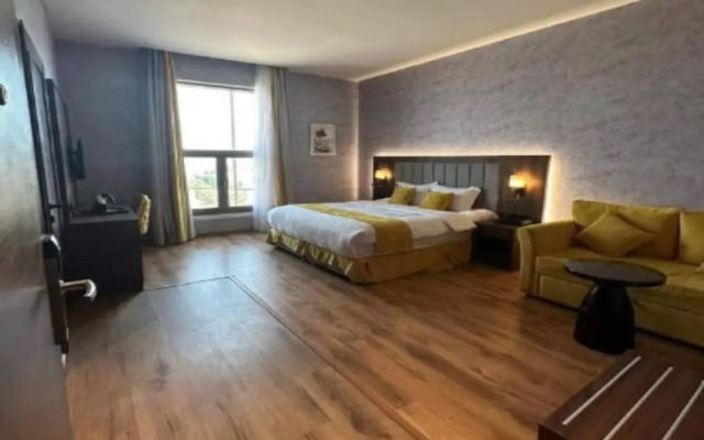 Palette Luxury MAS Hotel