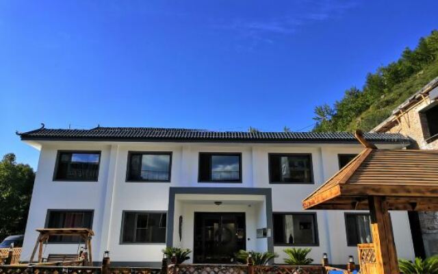 Yishan Jiushe Hostel