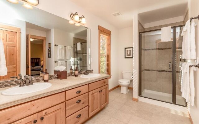 Evergreen Mountain Lodge