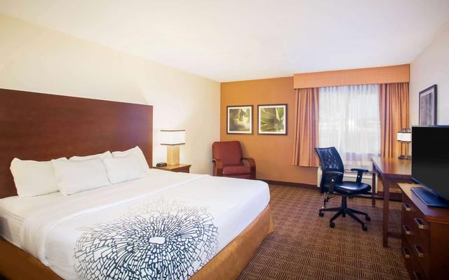 La Quinta Inn & Suites by Wyndham Columbia